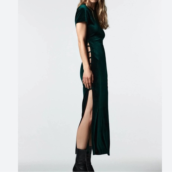 Zara Dark Green Velvet Short Sleeve Dress - Picture 1 of 14